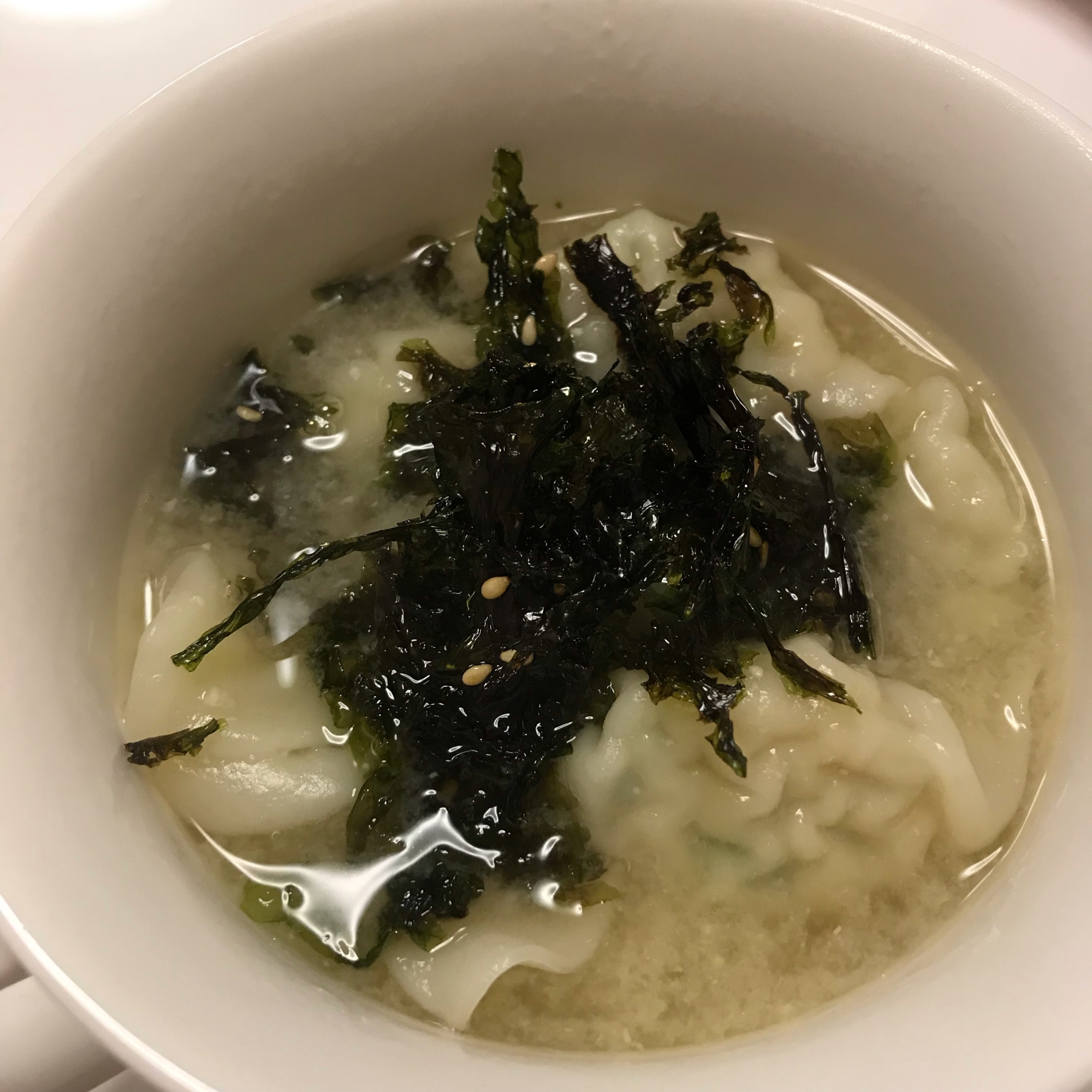 水餃子と韓国海苔の味噌汁