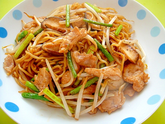 もやしとニンニクの芽のソース焼きそば