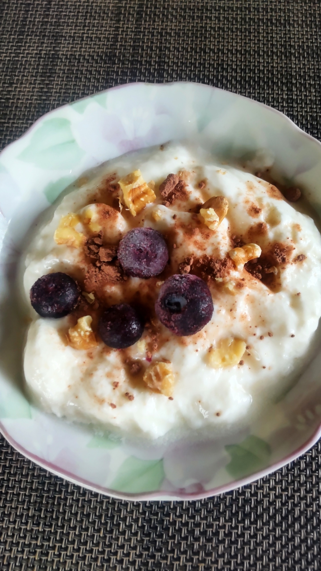 ブルーベリーと胡桃のココアヨーグルト