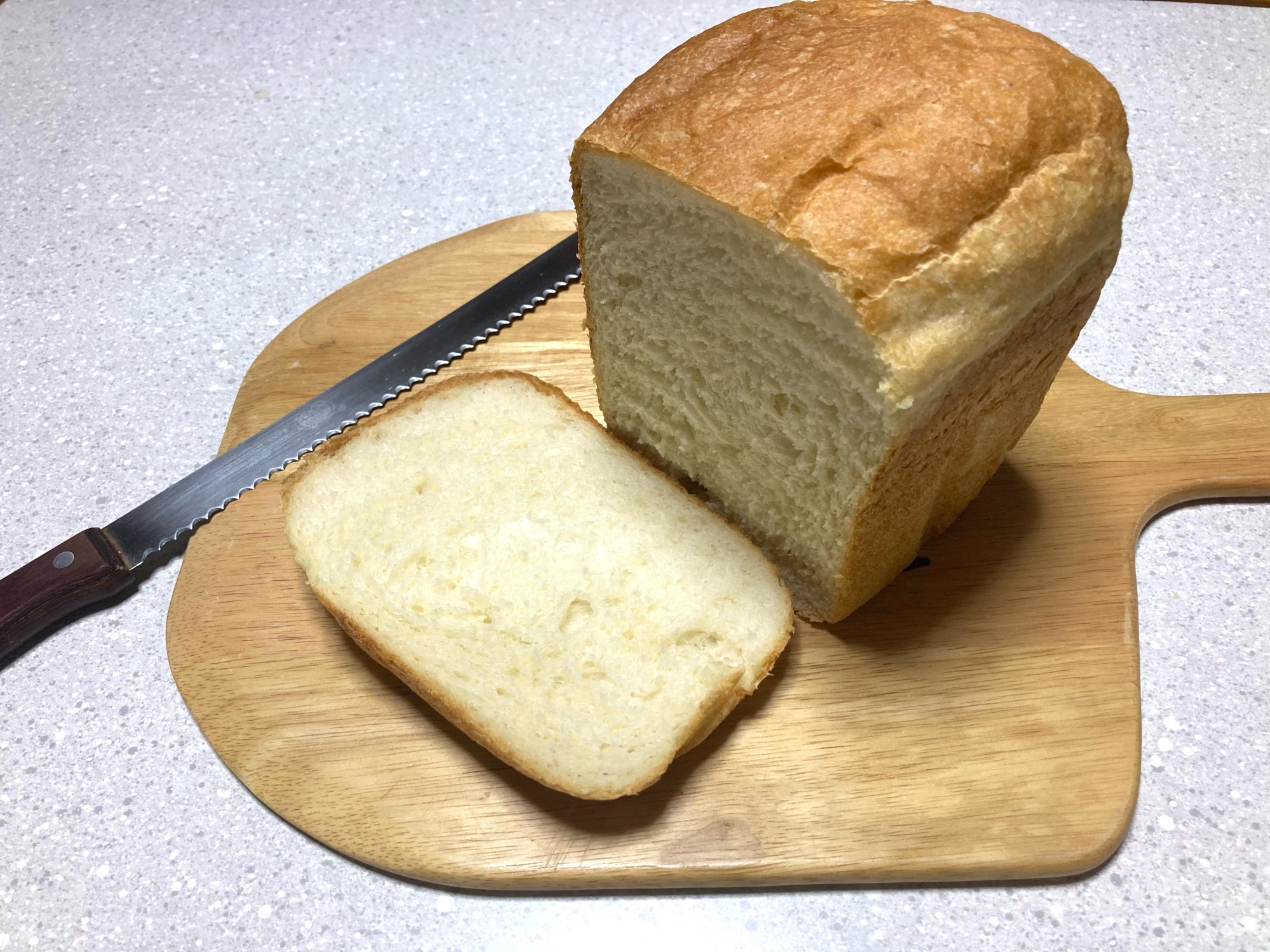 HB ココナッツミルクのしっとり食パン