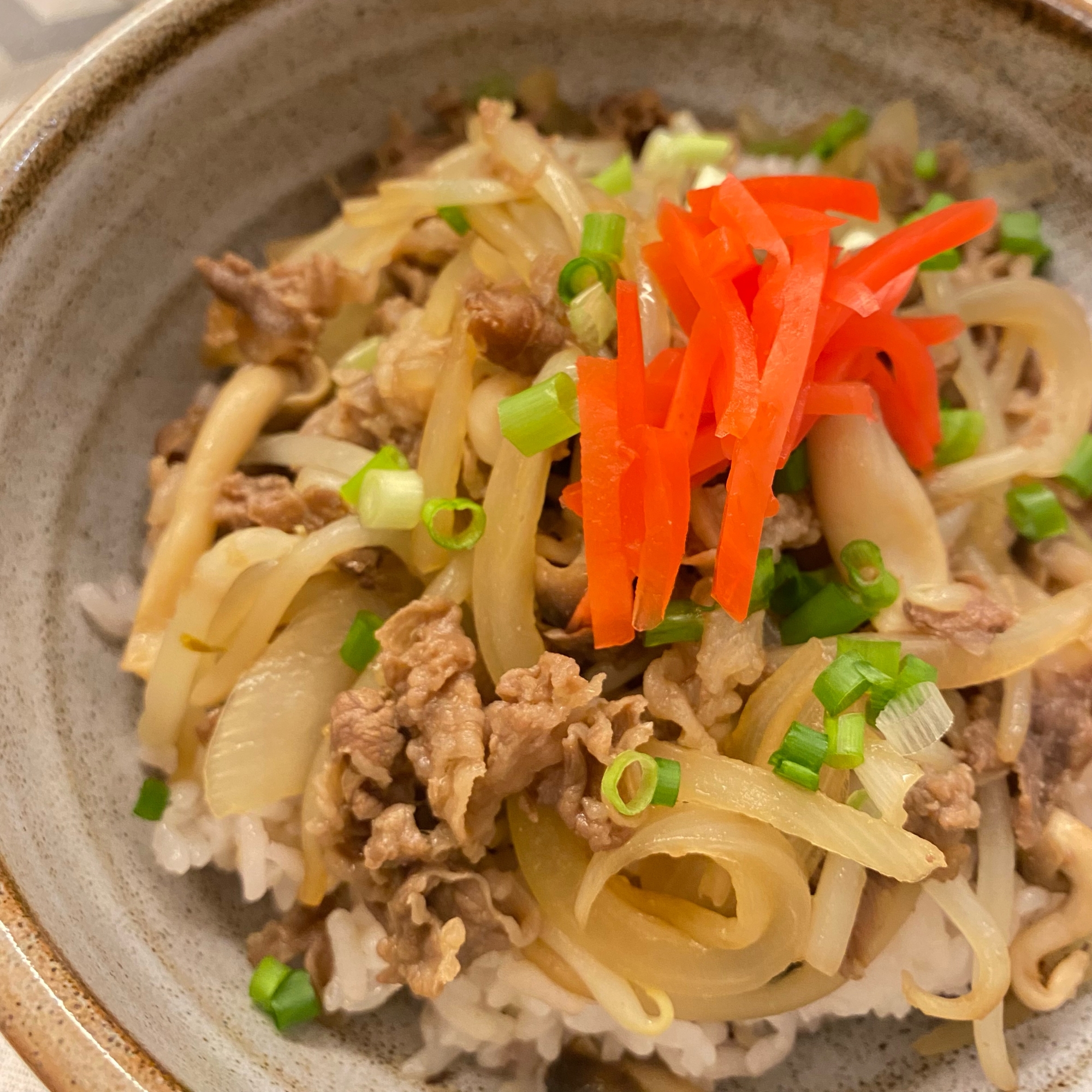 甘辛くて美味しい＊すき焼き風牛丼＊つゆだく