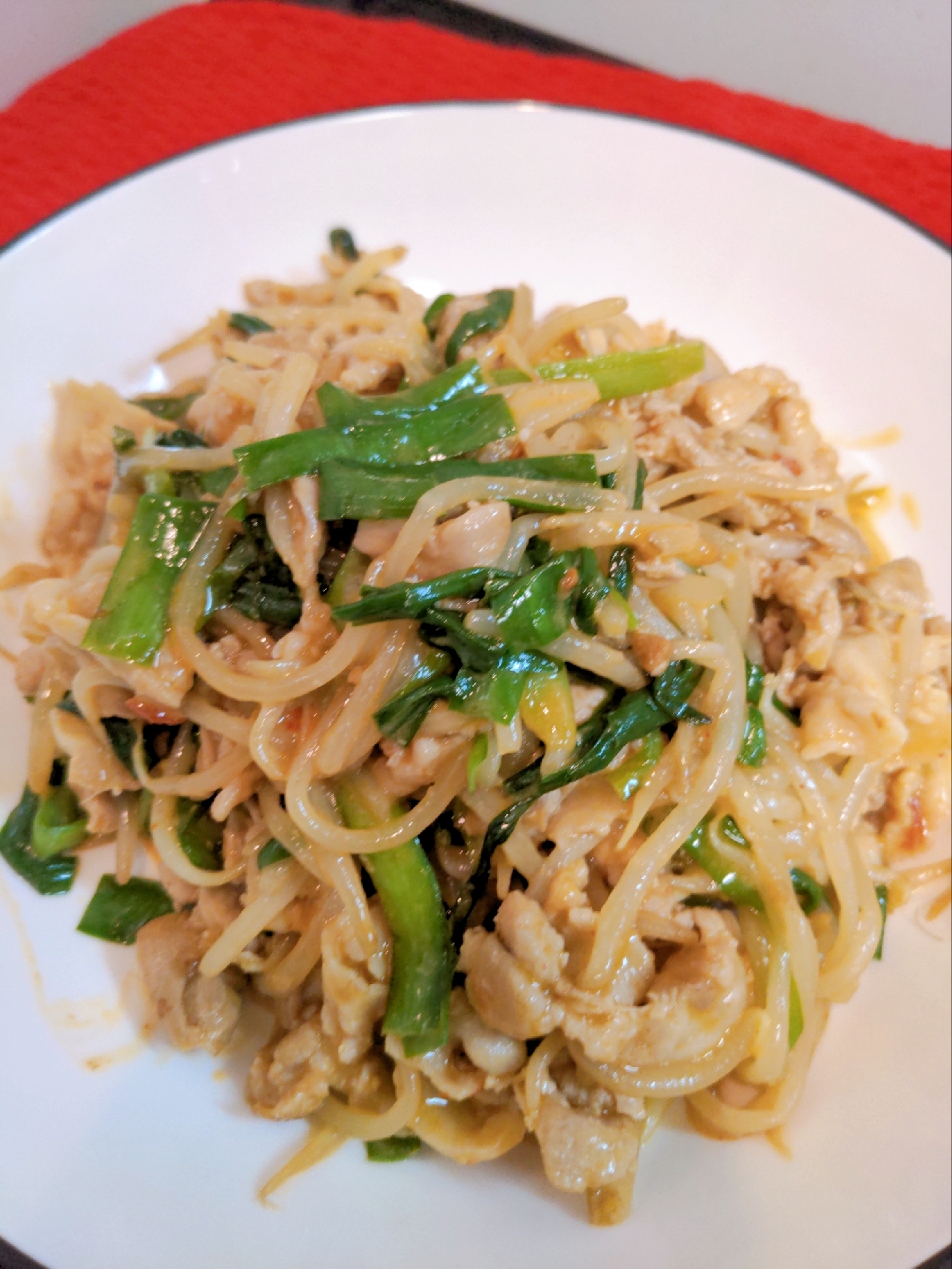 ご飯が進む！豚肉ともやしのピリ辛中華炒め♪