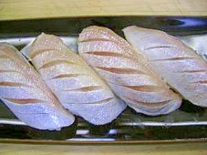 手のひらほどのハナダイを寿司に!春子の”握り寿司”