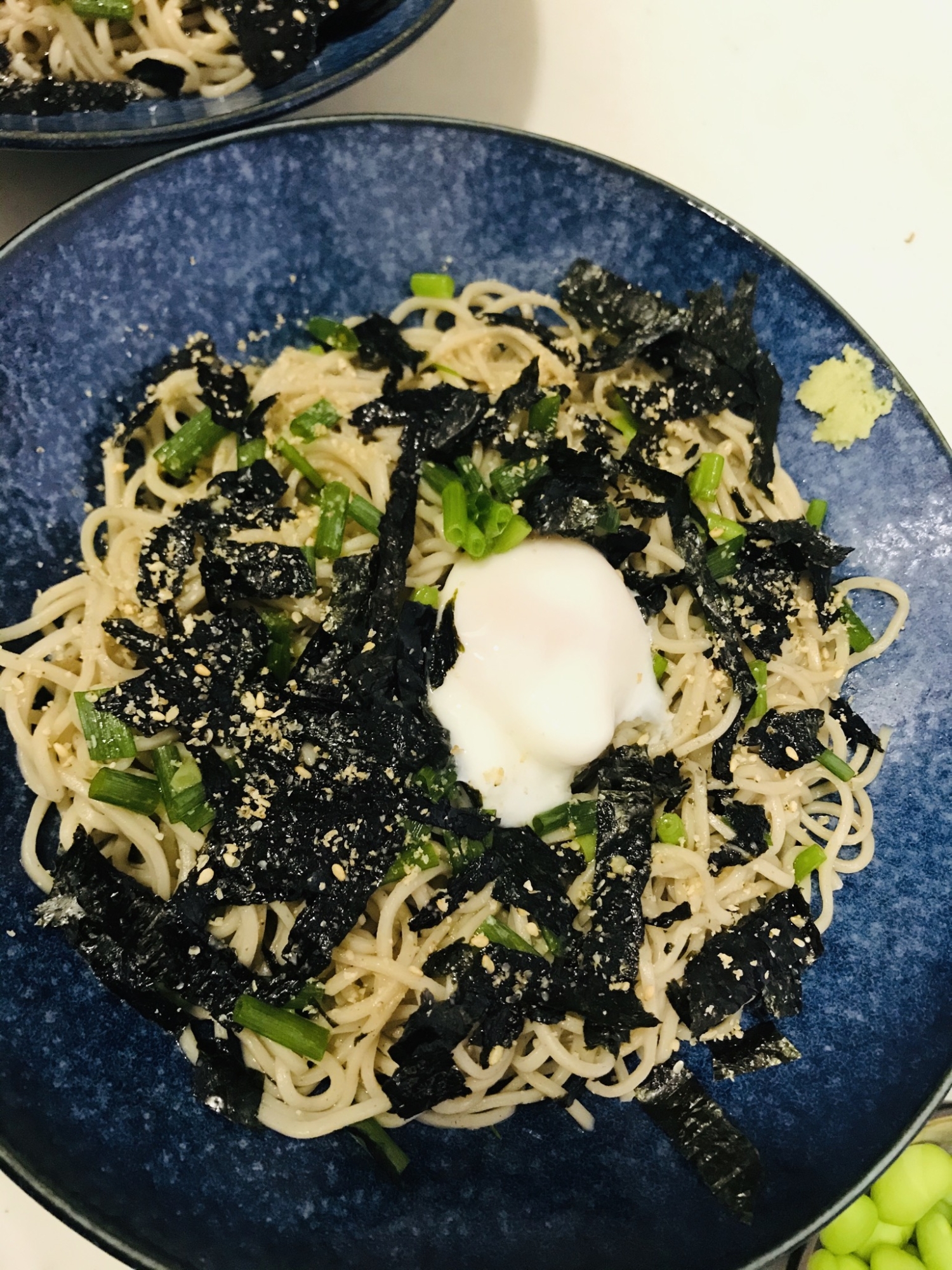 ごま油でひと味変えて♬さっぱりお蕎麦と温泉卵