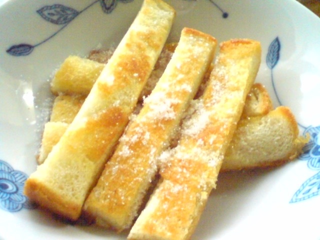 パンの耳でおやつ☆シュガースティック レシピ・作り方 by 桐葉かえで