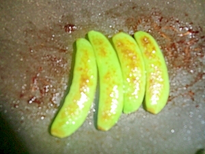 お弁当に＊スナップエンドウのバター醤油焼