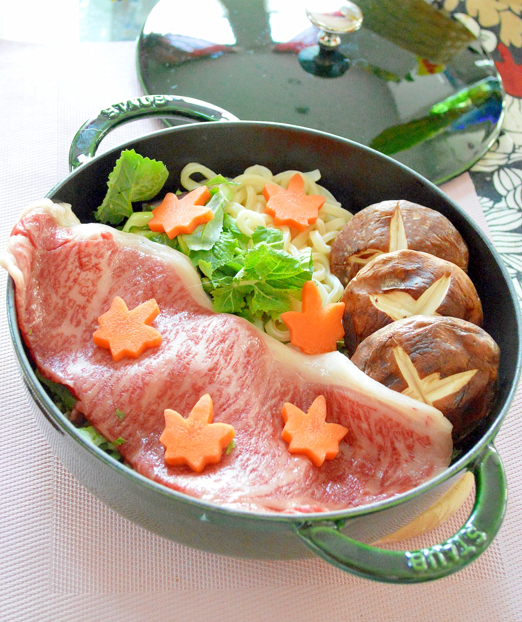 ストウブ鍋で。豪華！贅沢！すき焼き風☆肉うどん