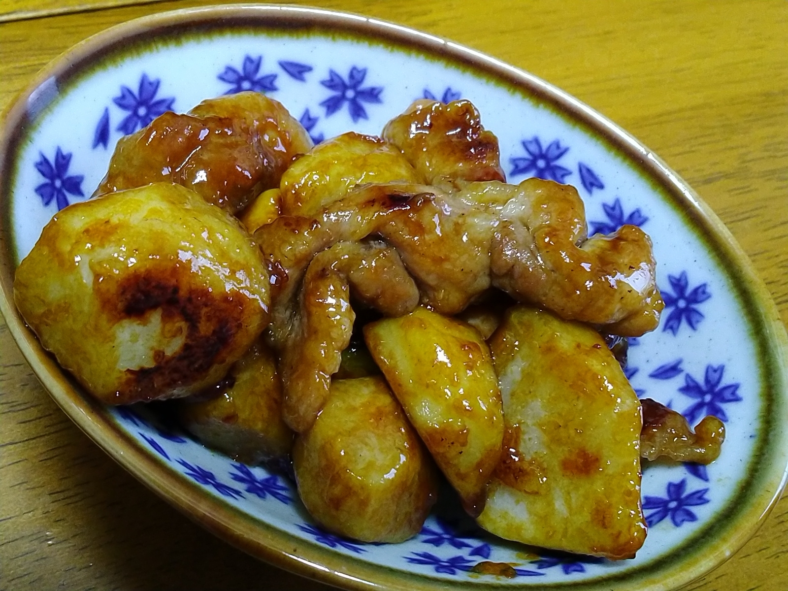 里芋と豚肉の照り焼き