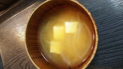 豆腐と玉ねぎのみそ汁