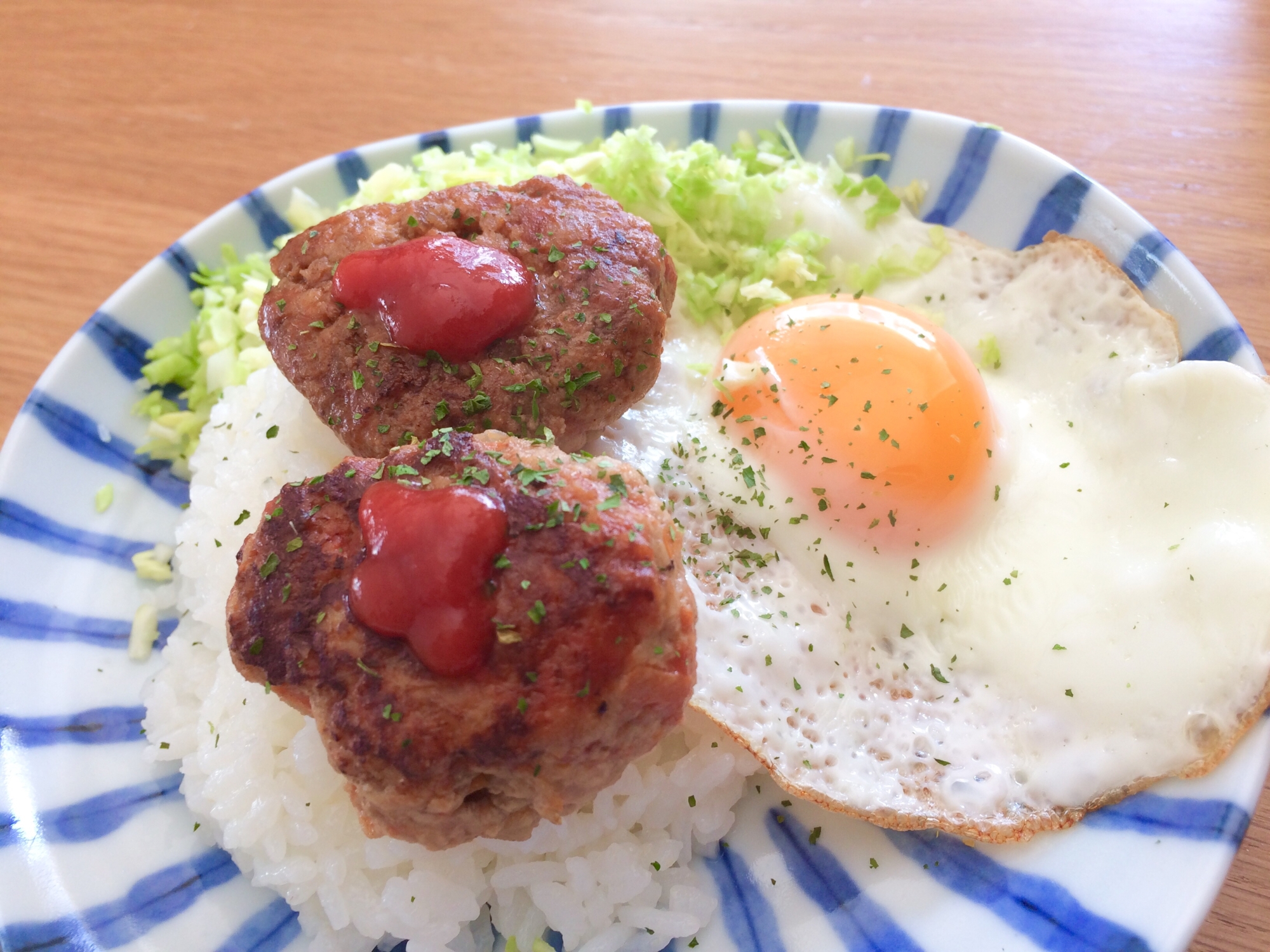 生野菜を食べない子供に！ロコモコ風ごはん