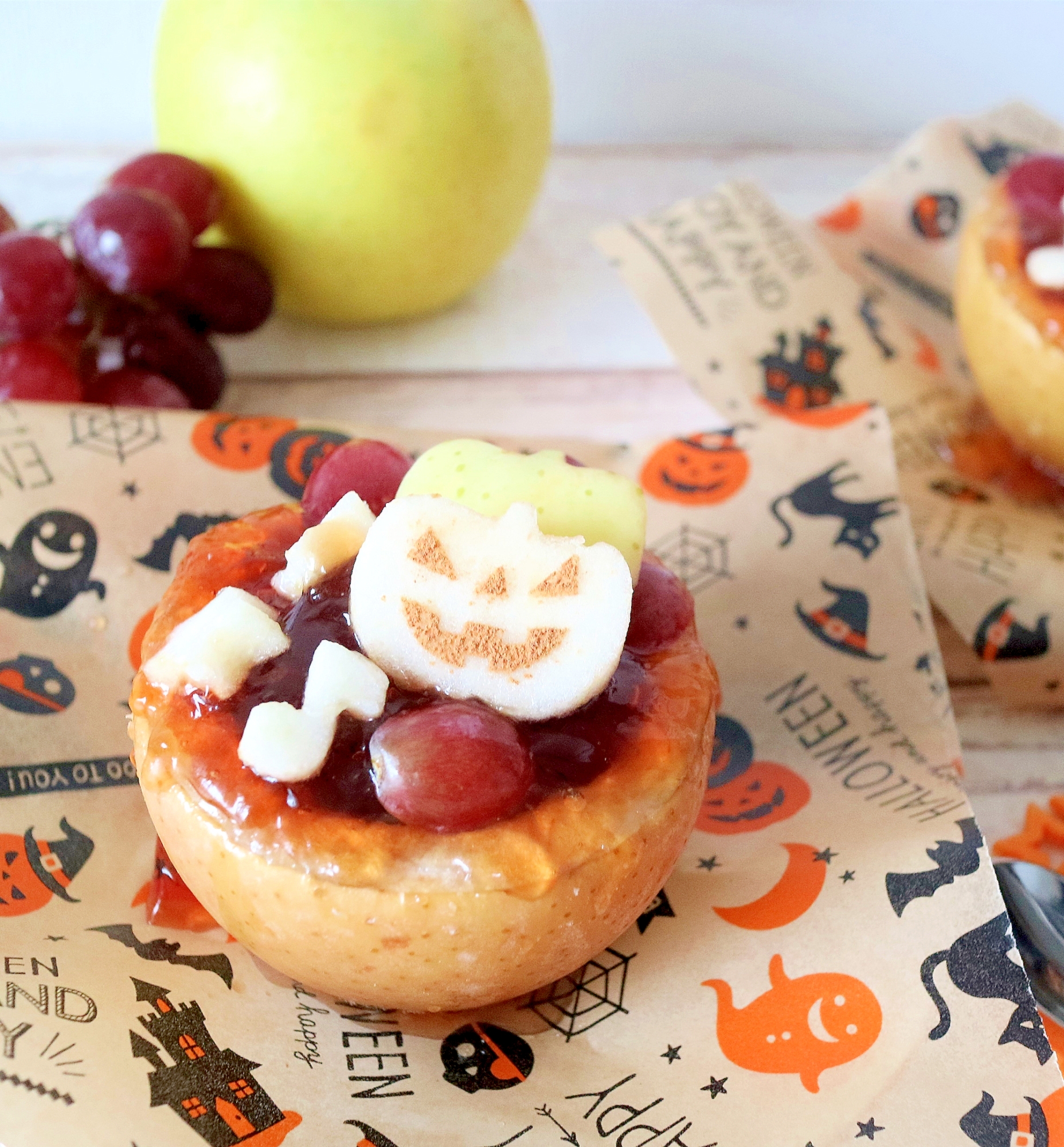 紅茶ゼリー入りハロウィン焼きりんご