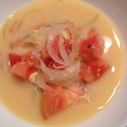 たっぷり夏野菜！トマトと玉ねぎの簡単卵スープ