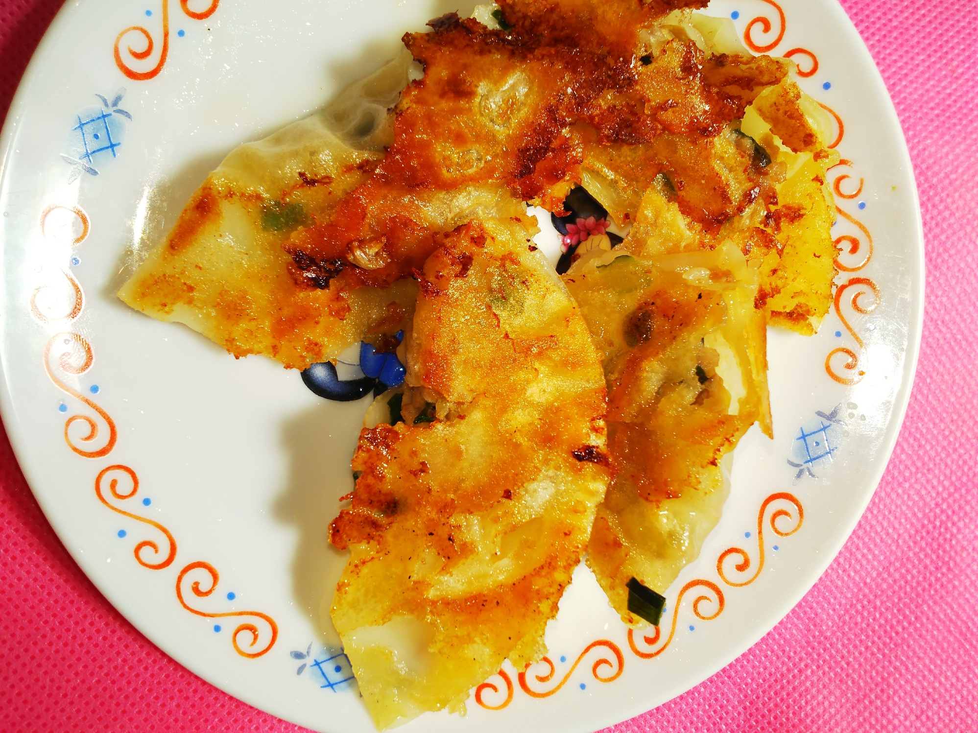 大阪王将タレ使用具たくさん餃子と揚げ餃子 レシピ 作り方 By かんみさん9912 楽天レシピ