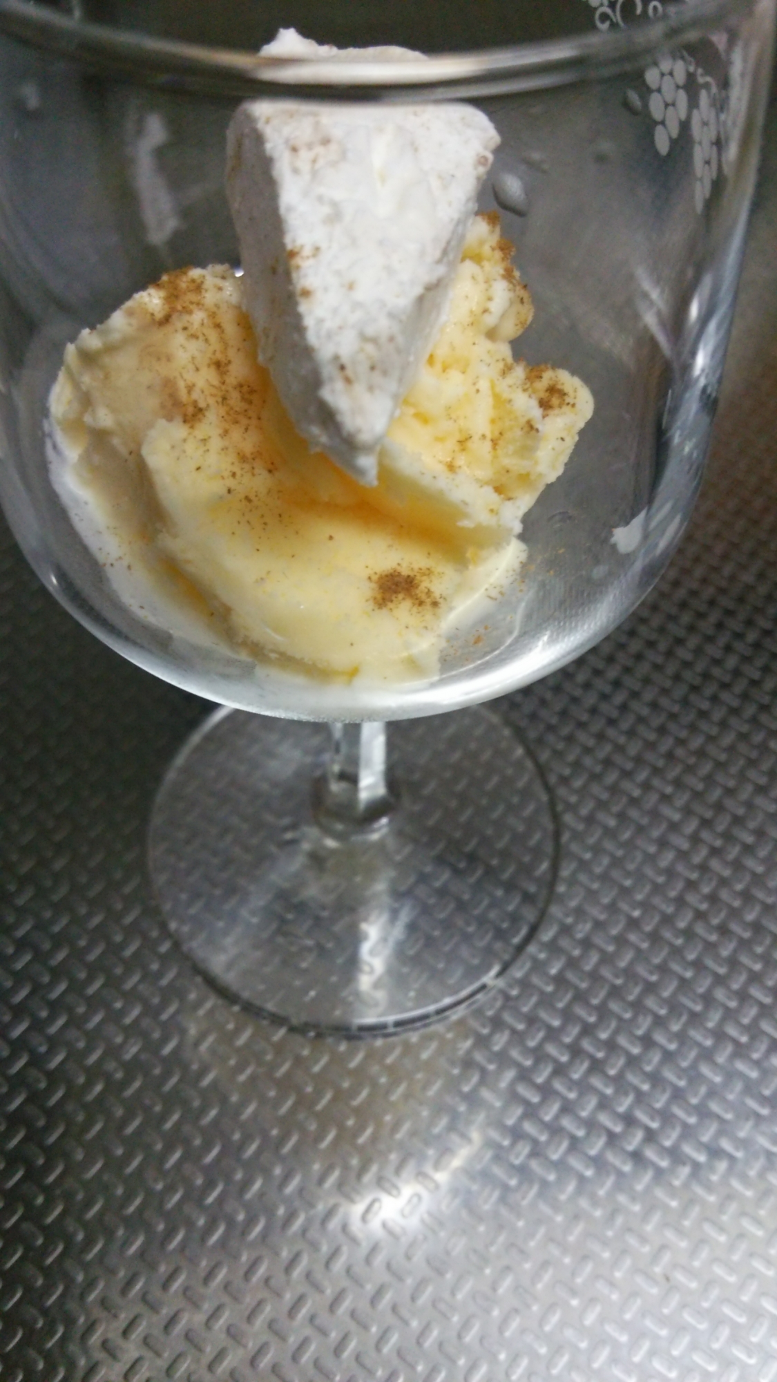 アイスにトッピング生クリーム レシピ 作り方 By はぁなぷ 楽天レシピ