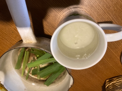 冬前に庭のレモングラスをカットしました。久しぶりに頭がスッキリした感じでした。おいしいですね。