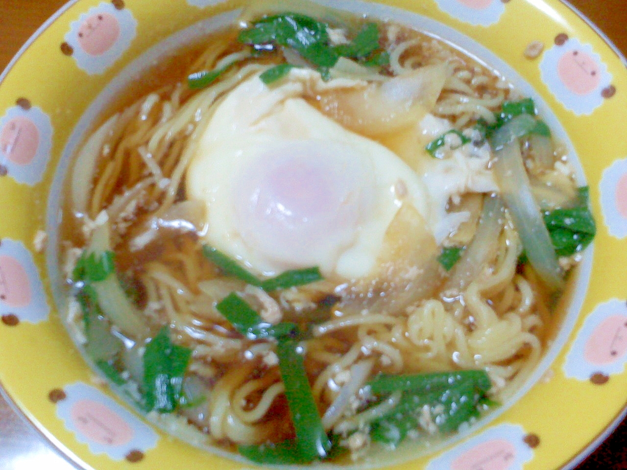 たまごとニラと玉ねぎの醤油ラーメン