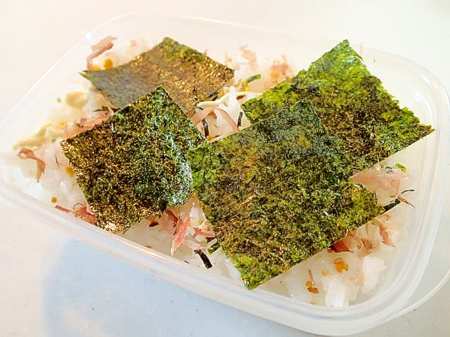 お弁当　のりたま・マヨ・かつお節と味付け海苔のご飯