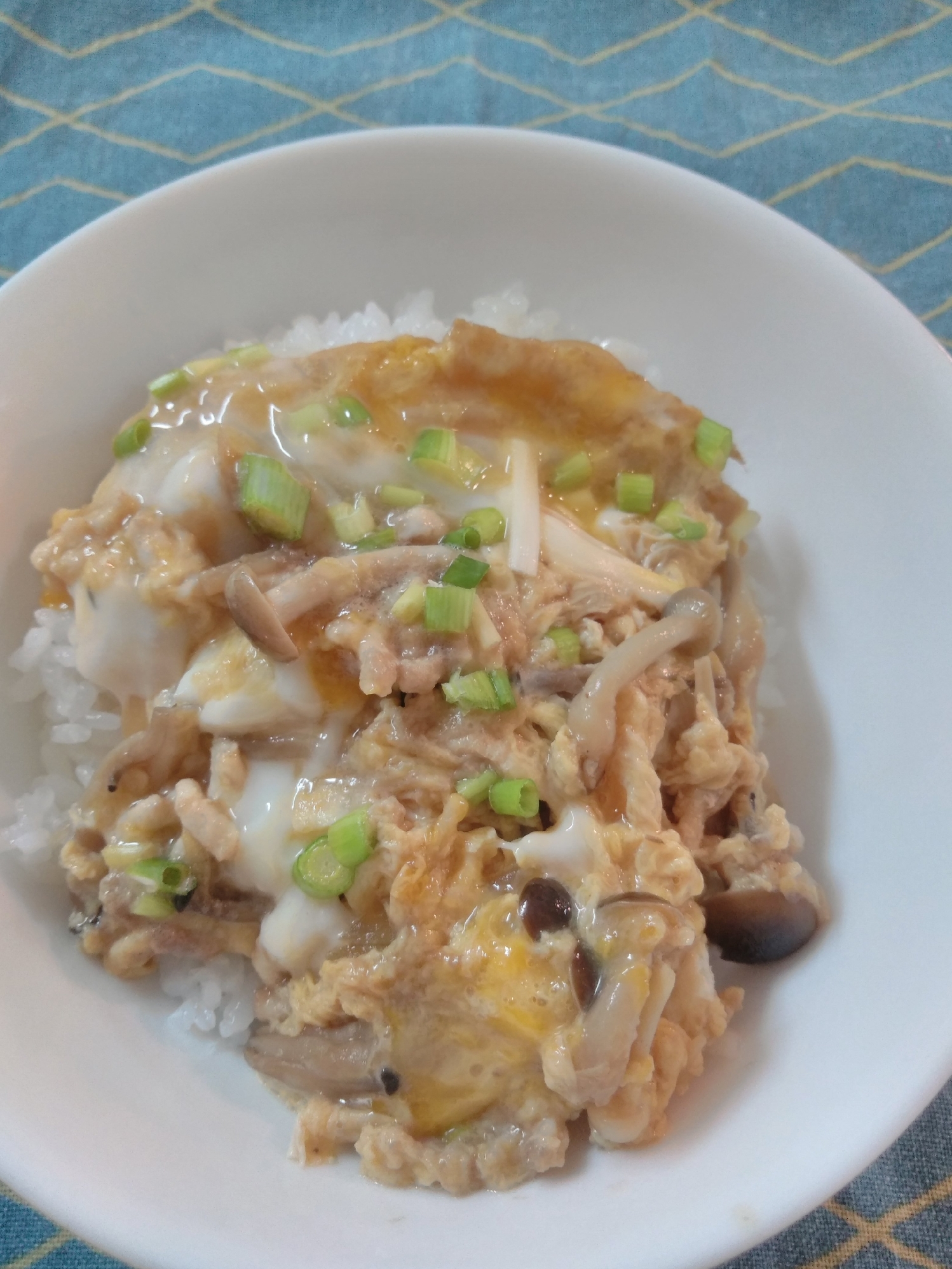 牛丼の次の日は！しめじエノキのたまご丼