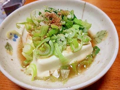 温奴　ねぎ・すり胡麻
