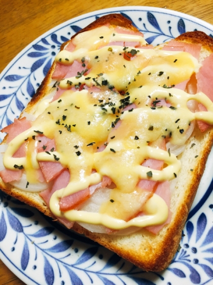 シャキシャキの玉ねぎがとっても美味しかったです♪
朝からモリモリ食べて、今日も1日頑張るパワーが出てきました( ^ω^ )b