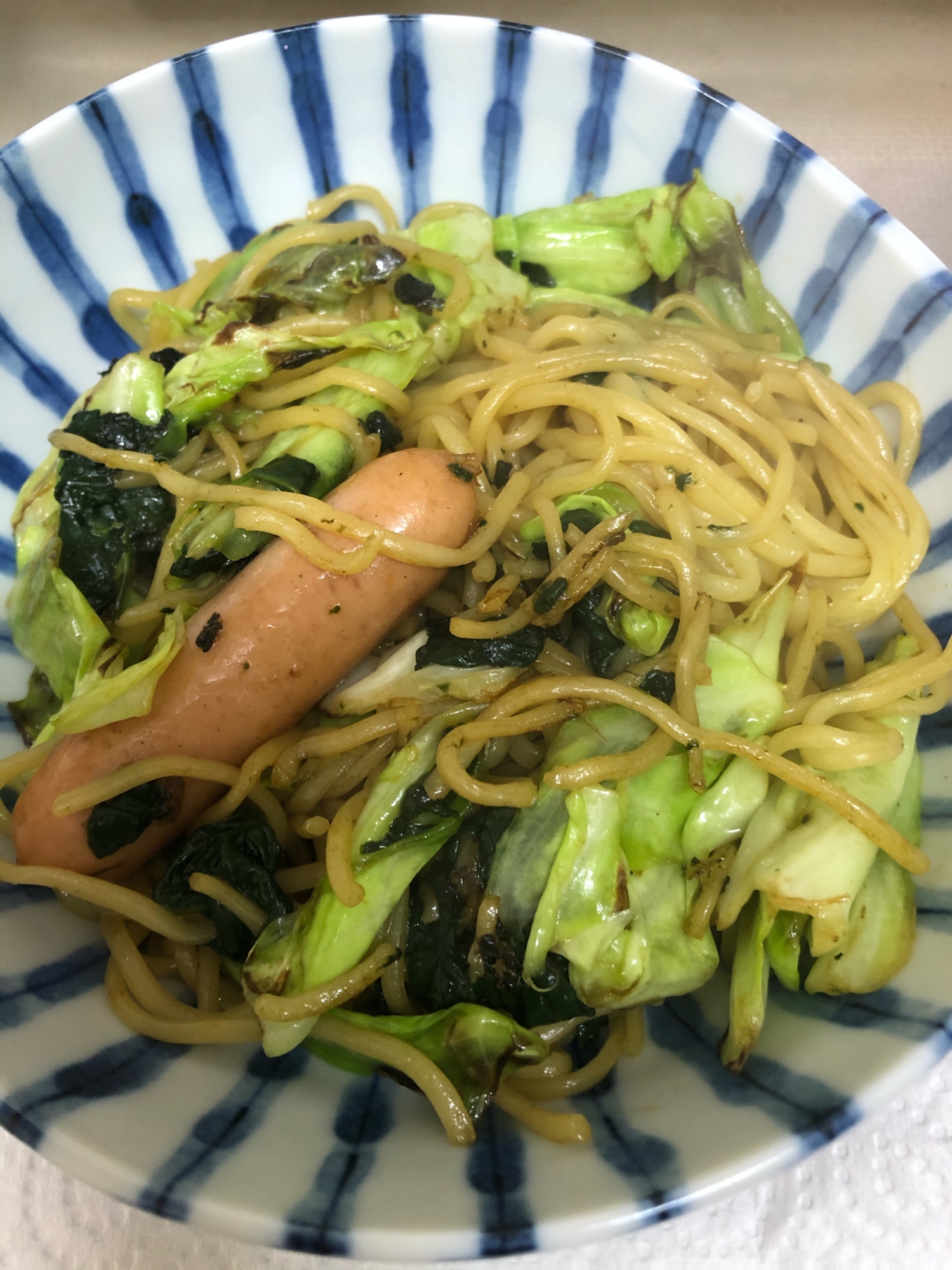 ごま油香るキャベツとほうれん草の焼きそば