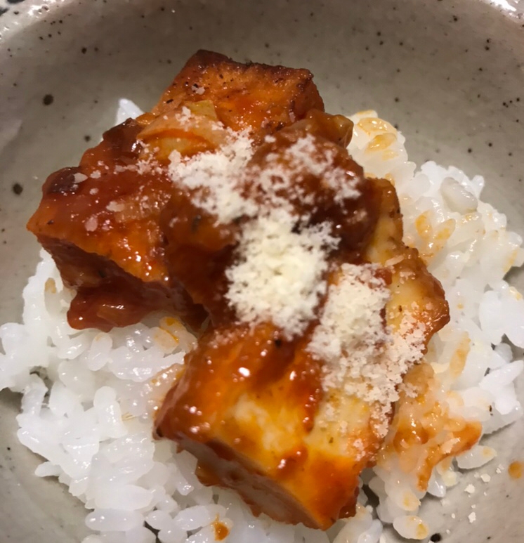 厚揚げのピリ辛ケチャップ煮丼