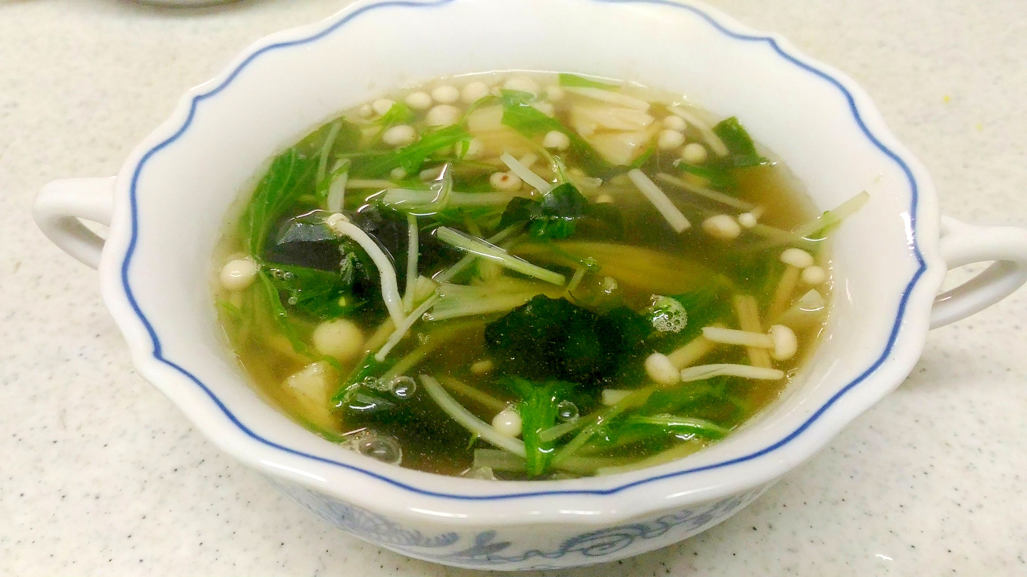 エノキと水菜、ワカメの和風スープ