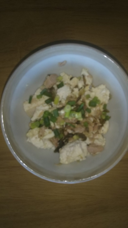 箸休めに豆腐、シーチキン、高菜炒めの炒り豆腐