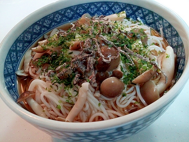 しめじと塩昆布と青のりのお素麺