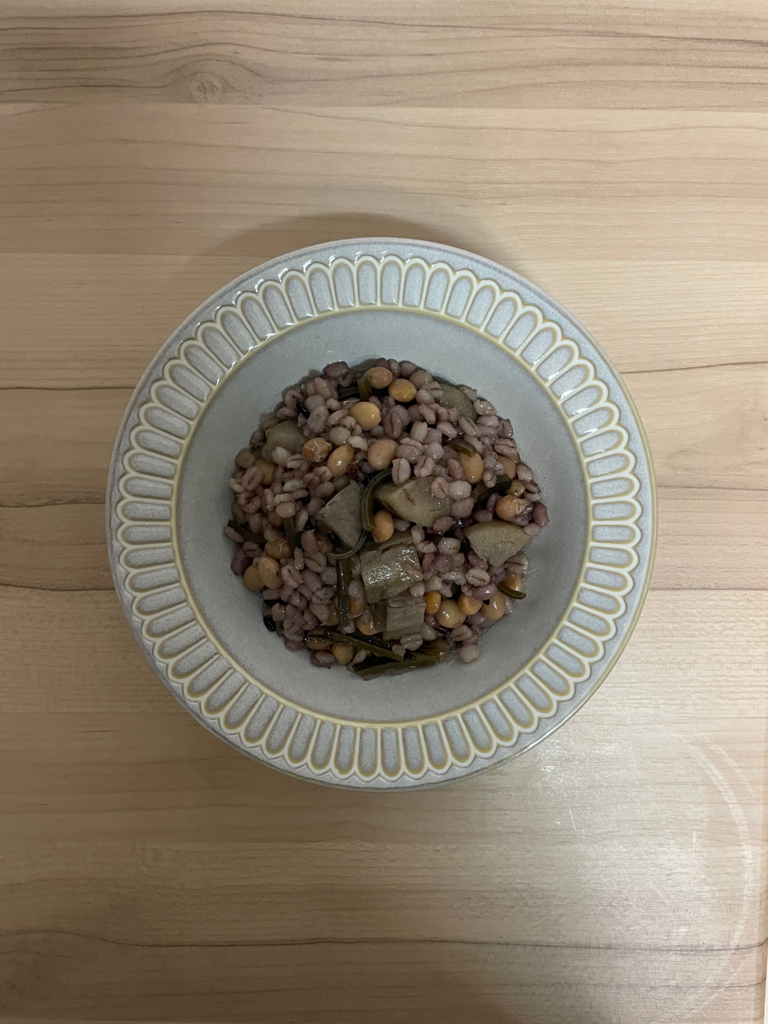 牛蒡と古代米の押麦根昆布大豆煮