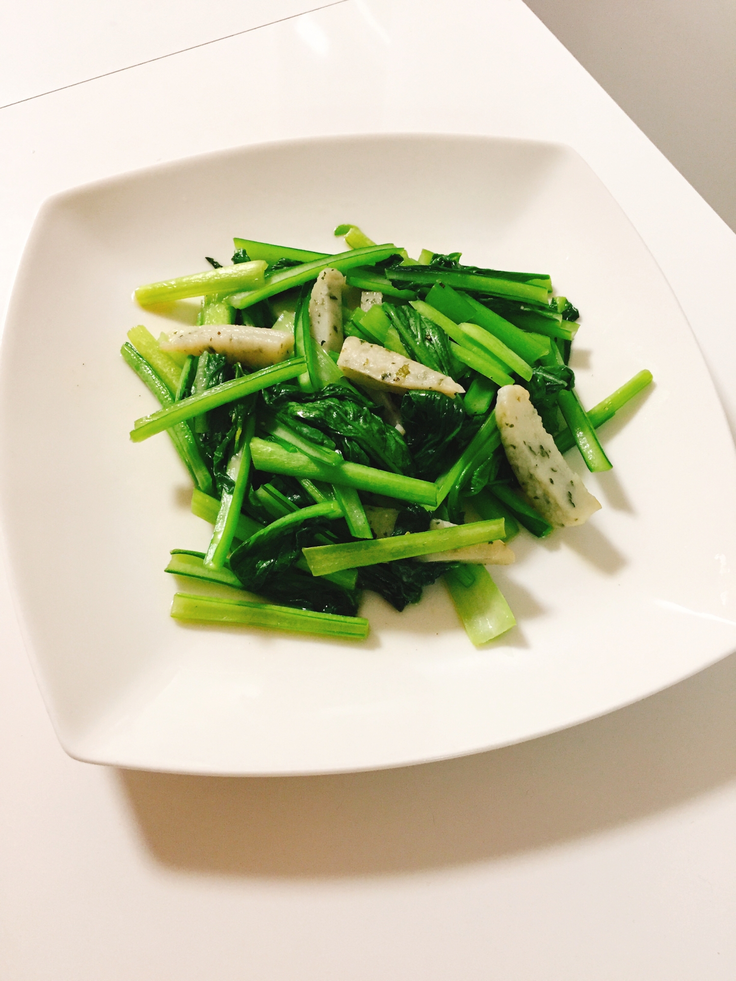 簡単、美味しい♬ 小松菜と笹かま炒め