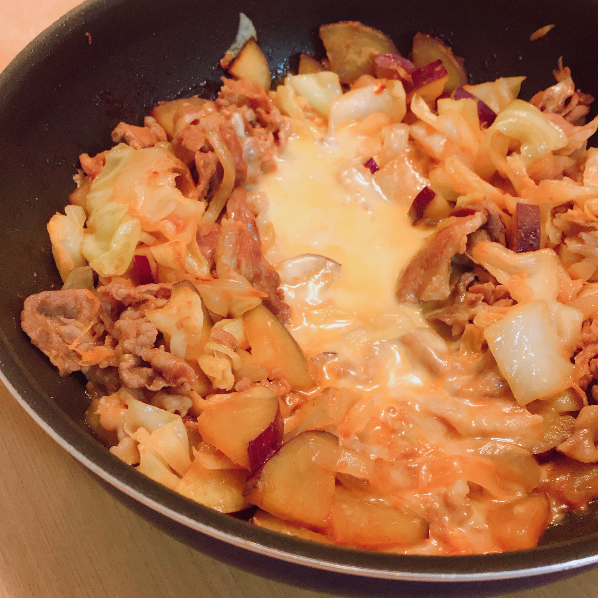 ピリ辛激ウマ!豚肉でチーズタッカルビ風!