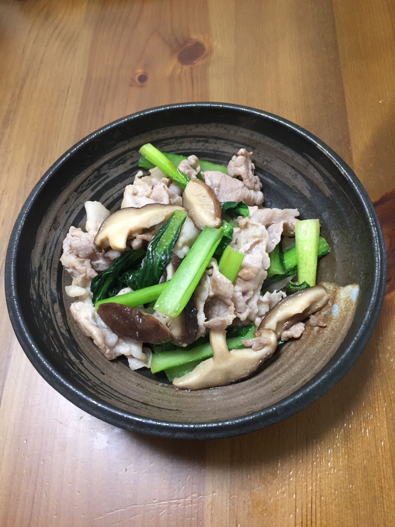 小松菜とバラ肉の炒め物