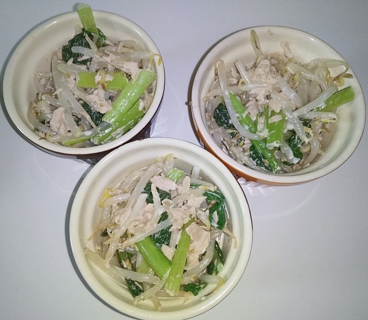 レンジで簡単に♪小松菜ともやしのツナマヨ和え