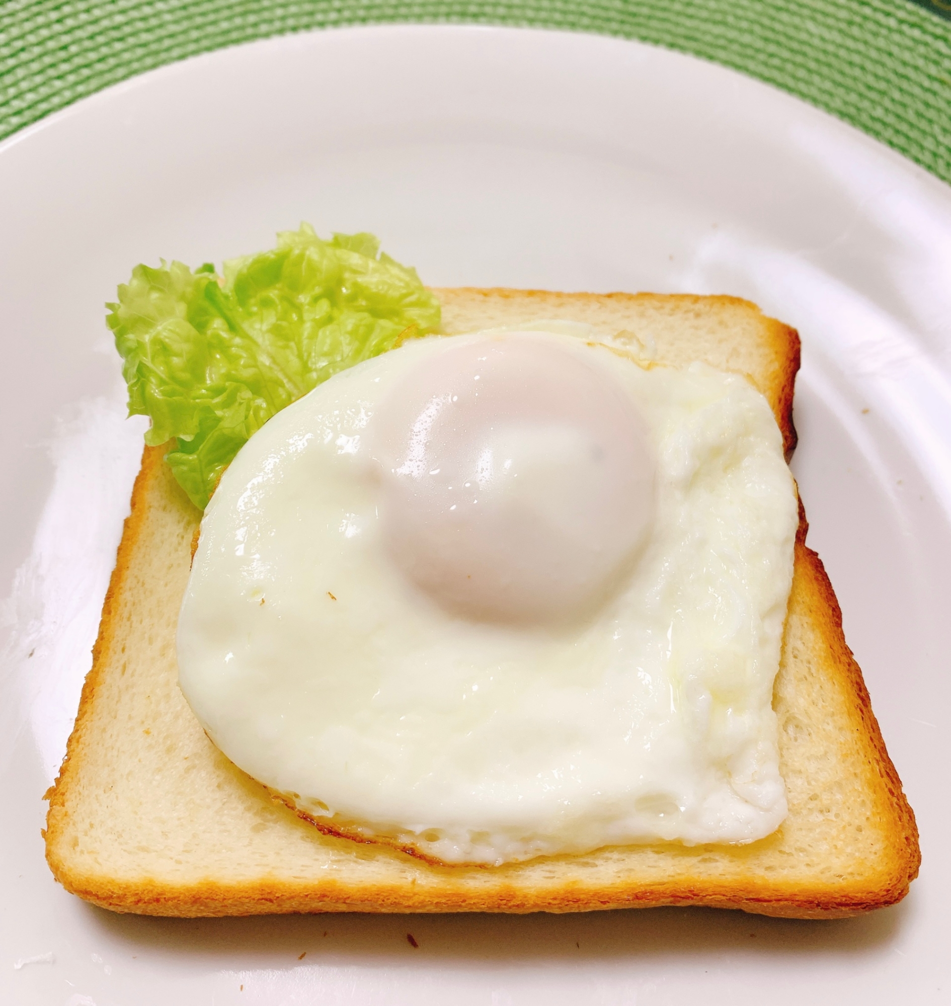 目玉焼きのトースト✧˖°