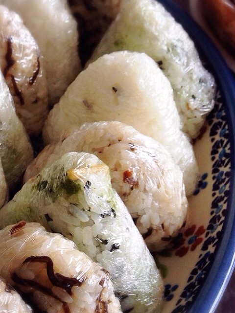 お茶漬けの素でおにぎり レシピ 作り方 By みぃゃんっ 楽天レシピ お茶漬けの素でおにぎり レシピ 作り方 By みぃゃんっ 楽天レシピ