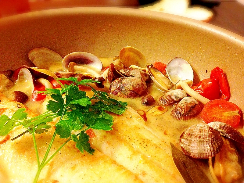 フライパンでアクアパッツァ~シメのパスタのごちそう