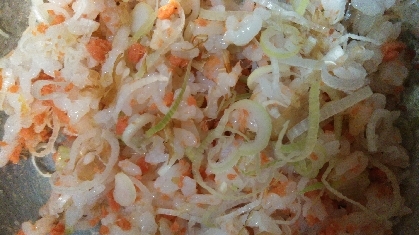 鮭フレークと葱とかつお節の雑穀混ぜご飯