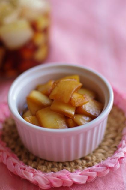 瓶にいっぱいつくりました！
油が入っているからまろやかになるんですね。
ピクルスを食べるために、カレーをつくりたくなります(＾＿＾；)