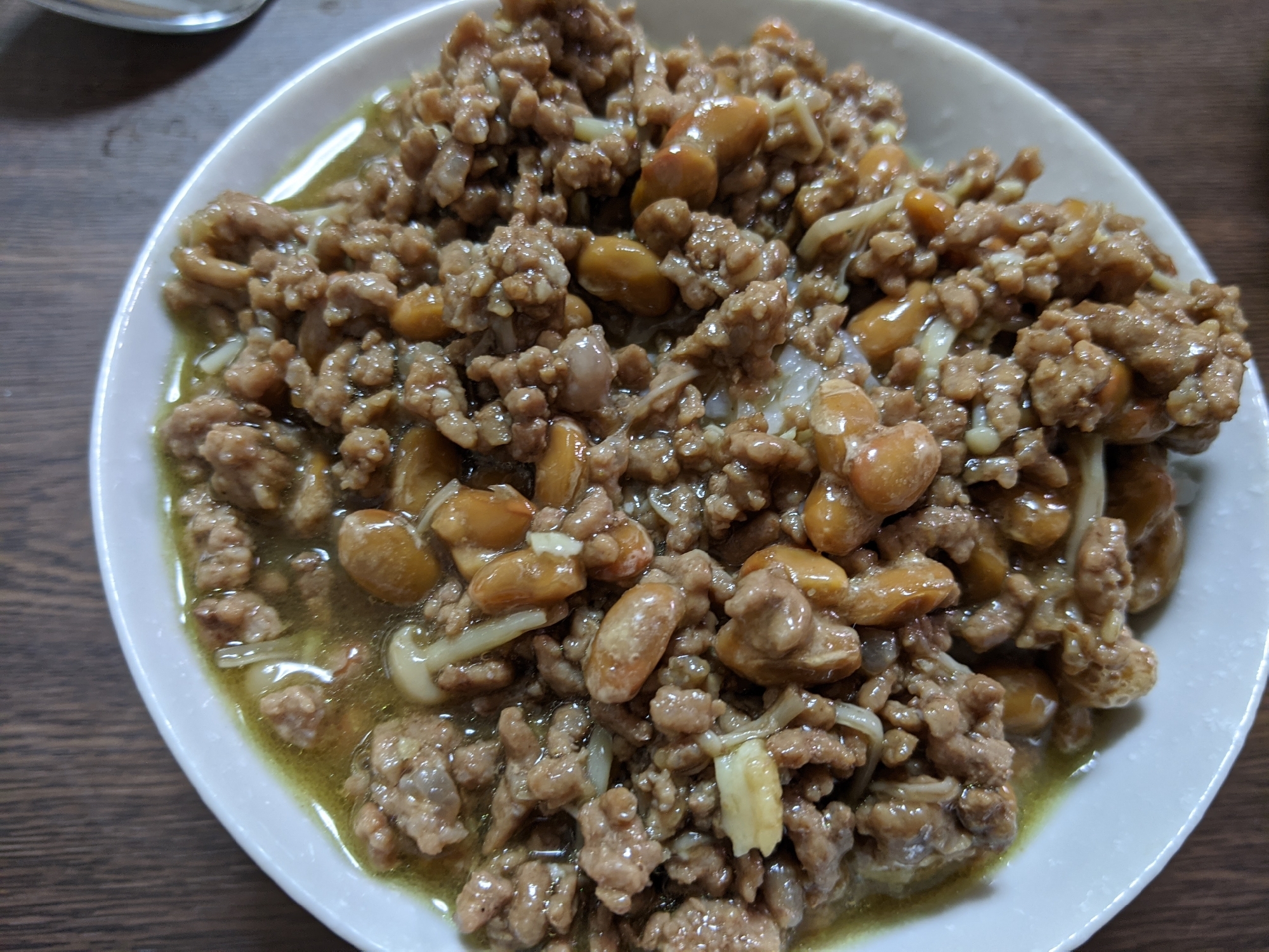 挽き肉カレーの納豆ご飯