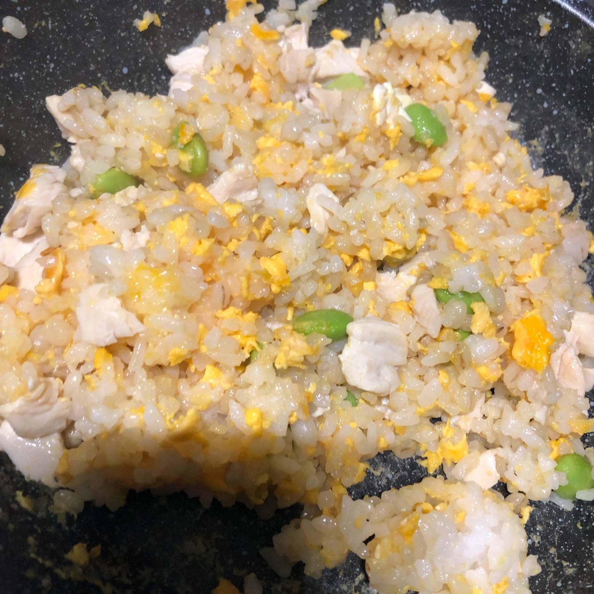 枝豆と卵のチャーハン