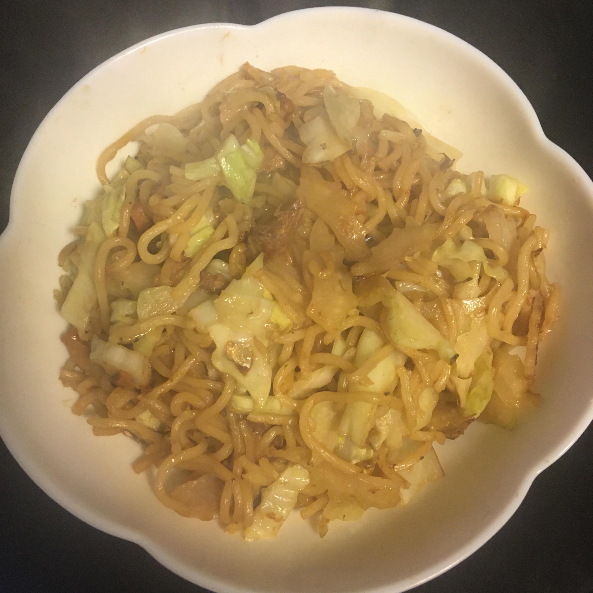 キャベツ、セロリ、さば味噌煮焼きそば