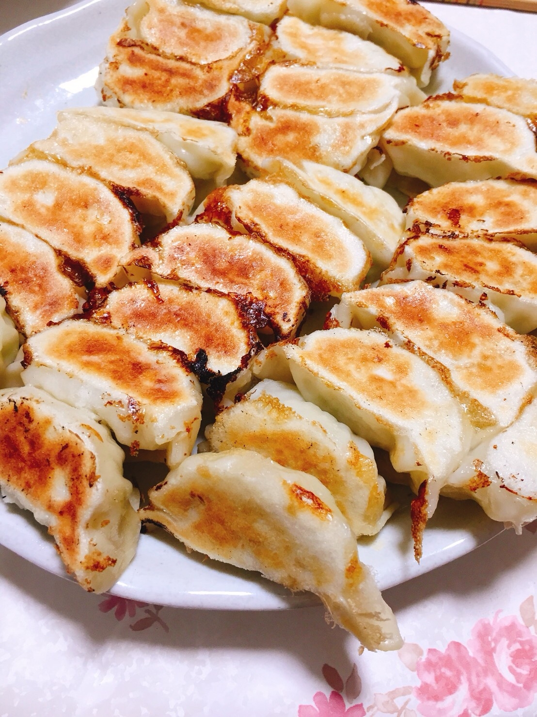 鶏ひき肉と豚ひき肉の餃子 レシピ 作り方 By ユナミ 楽天レシピ 鶏ひき肉と豚ひき肉の餃子 レシピ 作り方 By ユナミ 楽天レシピ