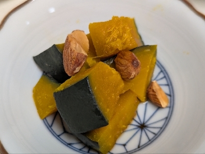 かぼちゃとナッツの醤油和え