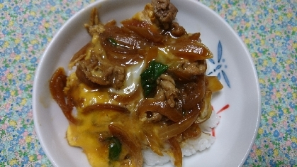 親子丼より豚肉が好きなのでとっても美味しかったです。