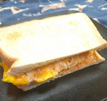 ベーコンタマゴホットサンド