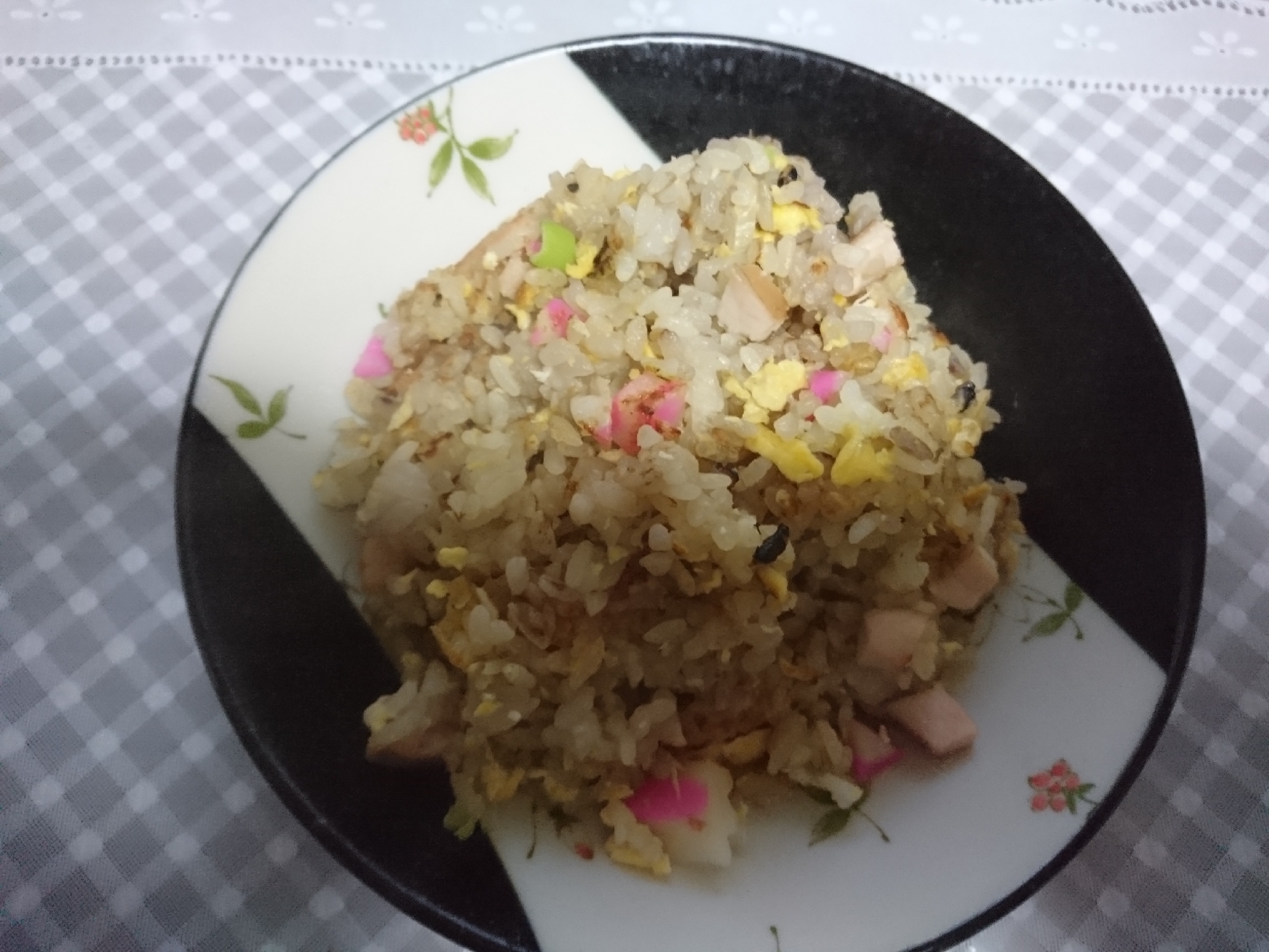 サラダチキンと卵のチャーハン