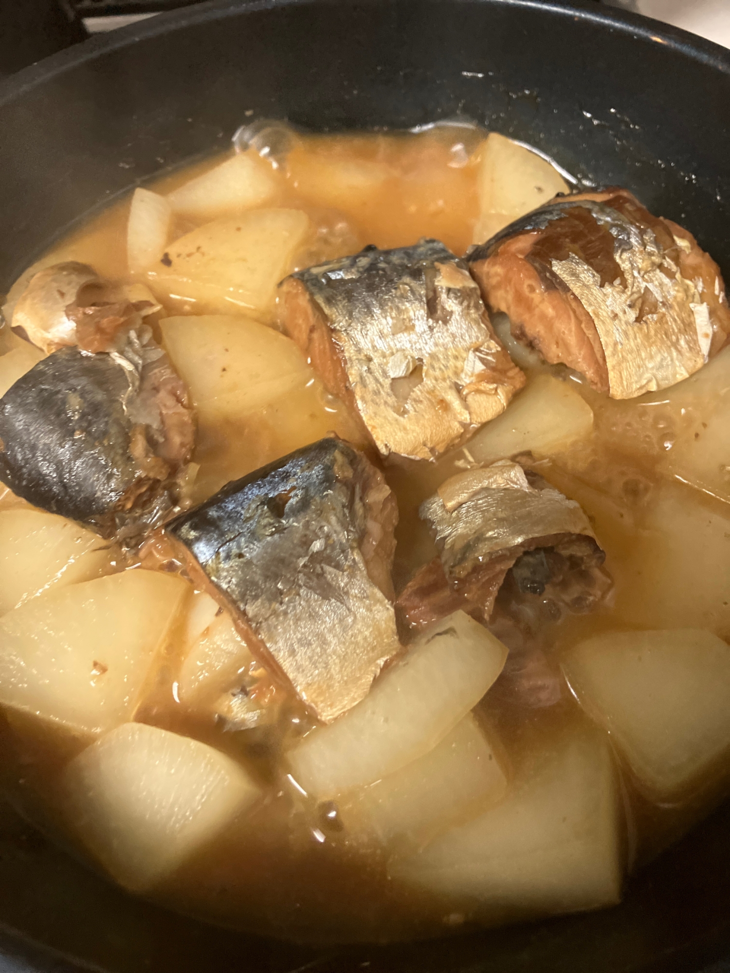 【赤ワインに合う】サバ味噌煮缶と大根の生姜煮