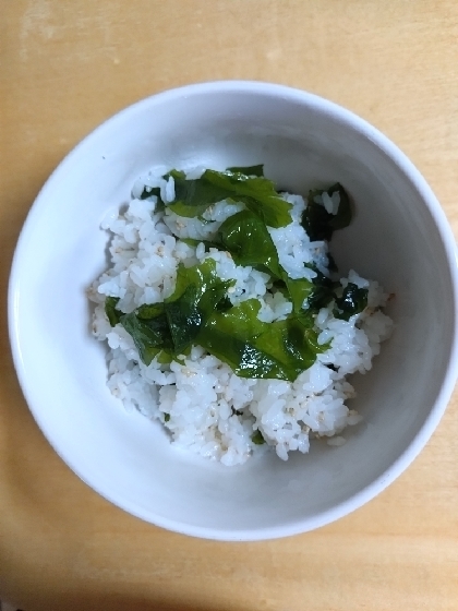 給食の味♡わかめごはん