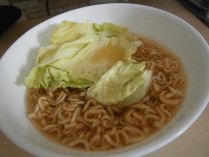 チキンラーメンで作ってみました。ご馳走様。